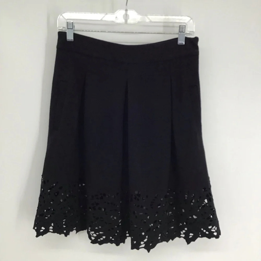 BCBGMAXAzaria Women’s Knit Pleated Fit & Flare Lace Skirt Career Black Size 2